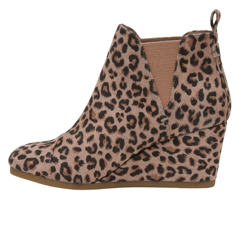 Zoe Leopard Boots