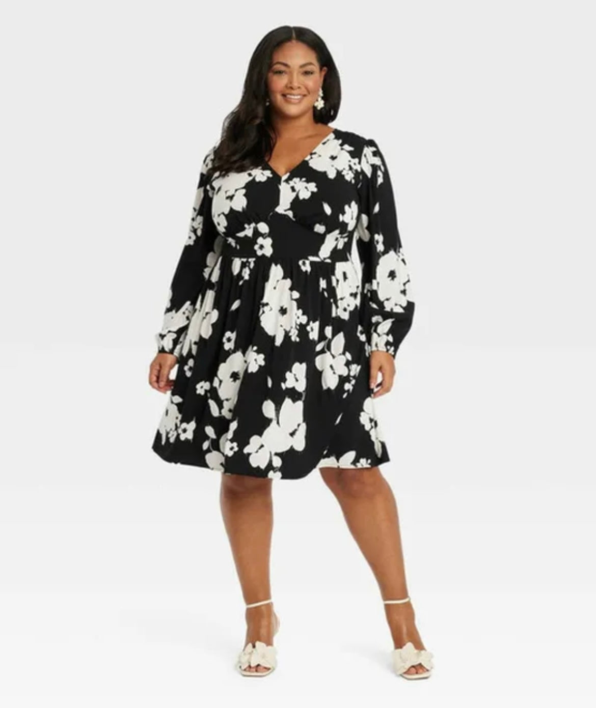 Black & White Floral Long Sleeve V-Neck Dress – Plus Size