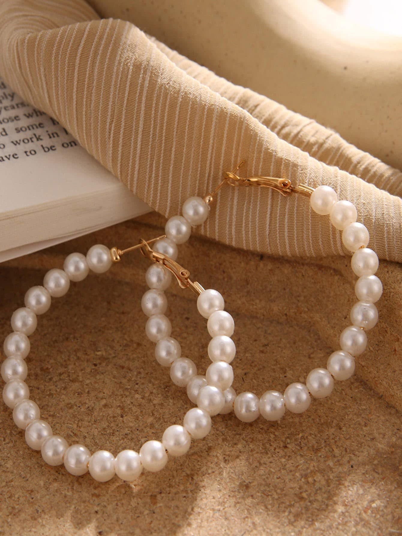 Classic pearl hoop – white