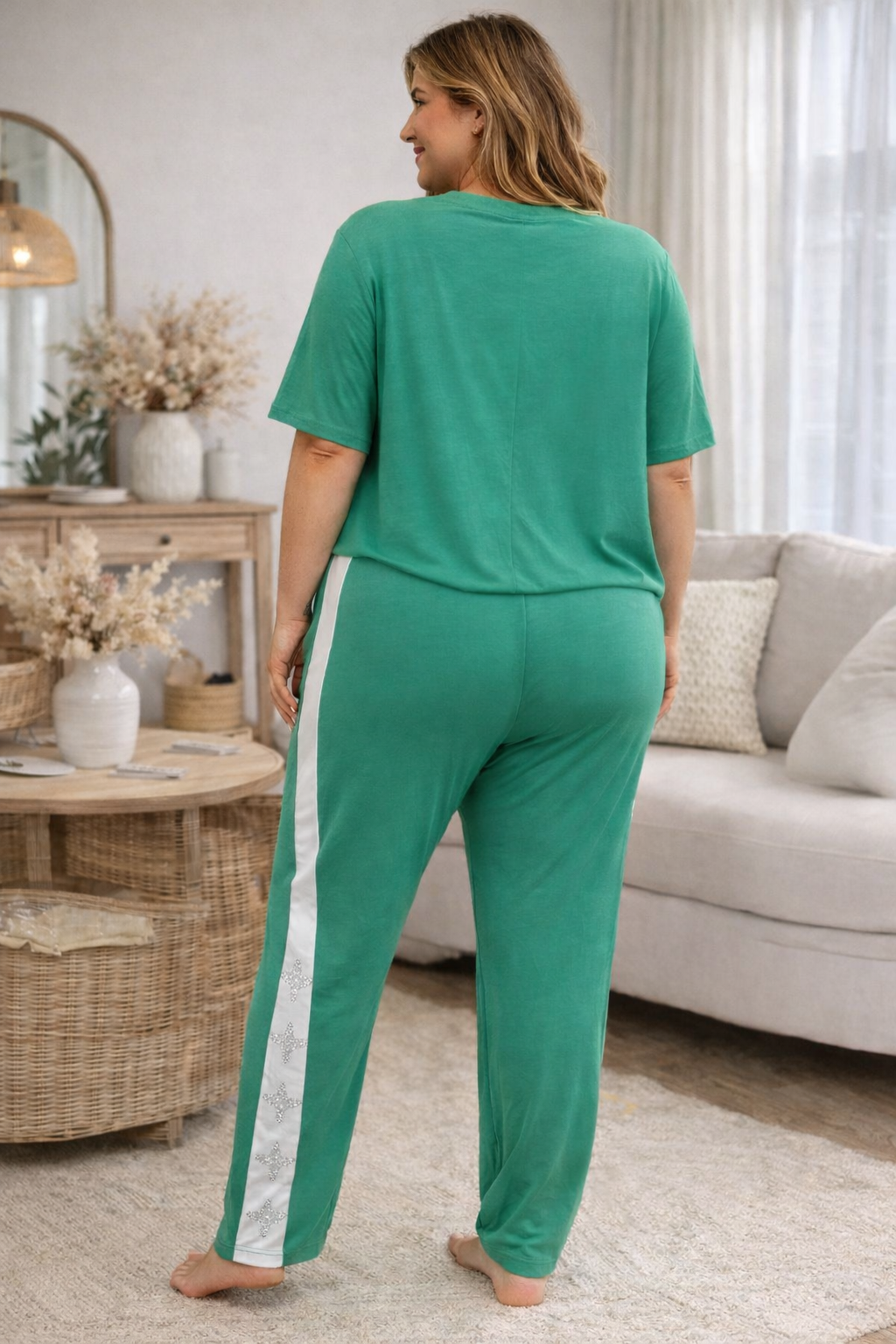 Emerald Star Two-Piece Set – Rhinestone Detail Top & Jogger Pants