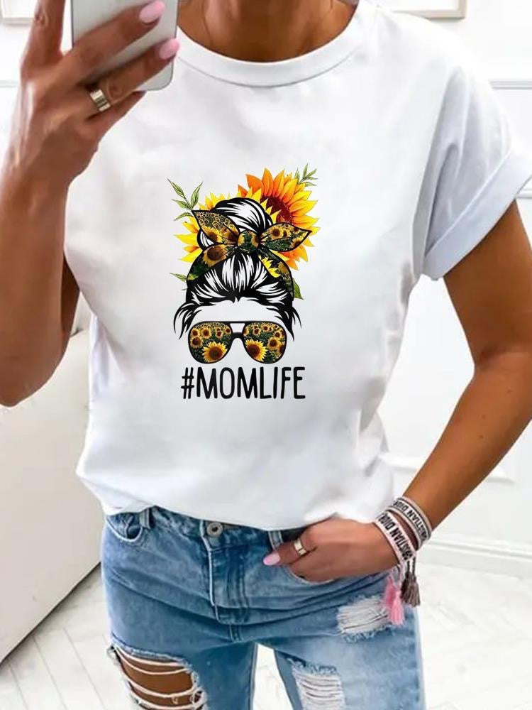 Mom Life Graphic T-shirt