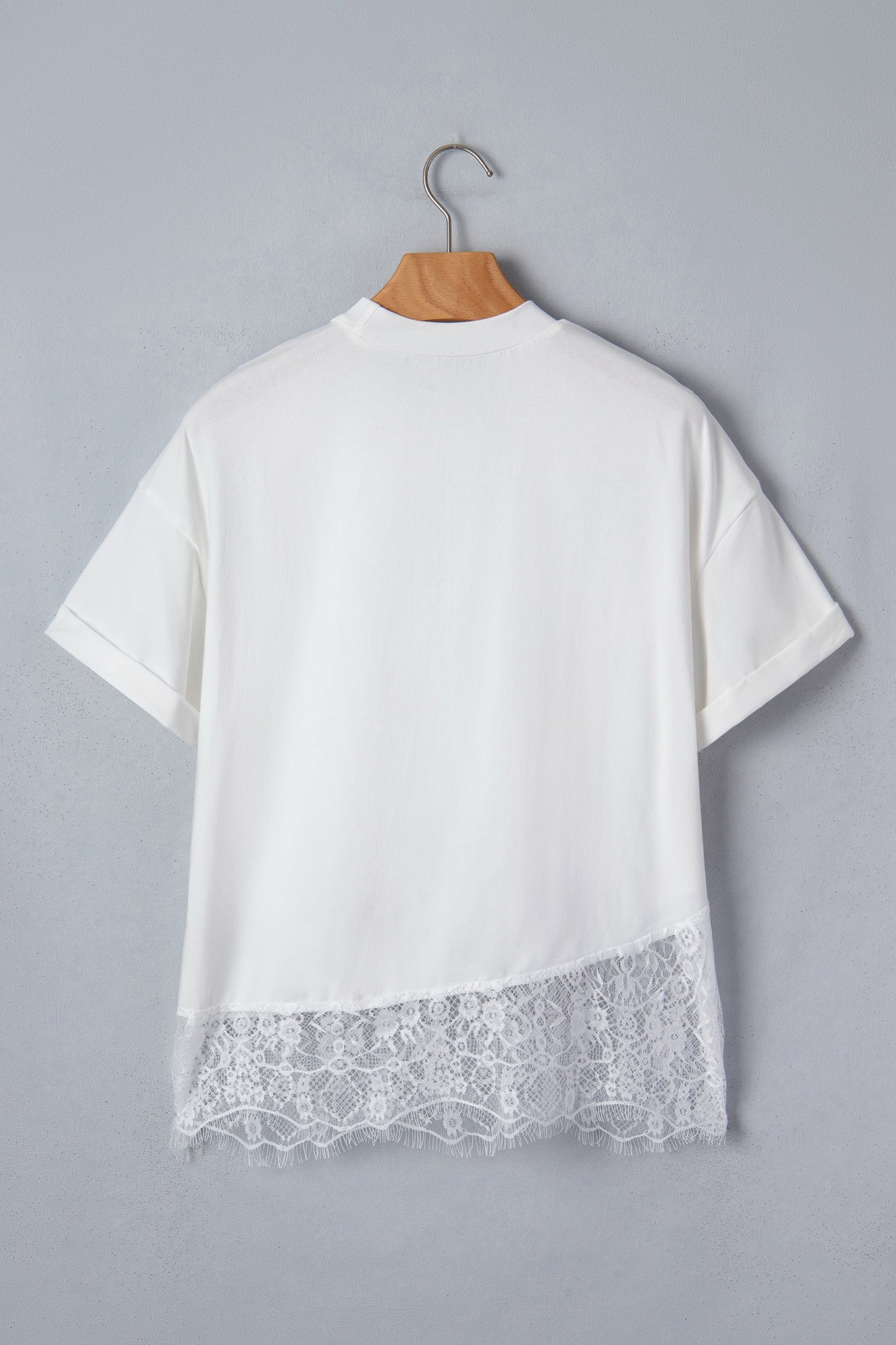 White Lace Hem Asymmetrical Short Sleeve Top for Women – Elegant Casual Crew Neck Blouse with Floral Lace Trim