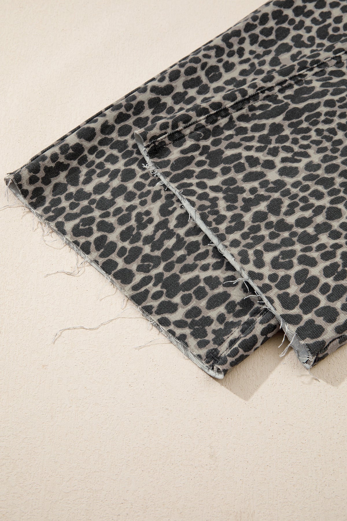 Women’s High-Waisted Leopard Print Wide-Leg Jeans