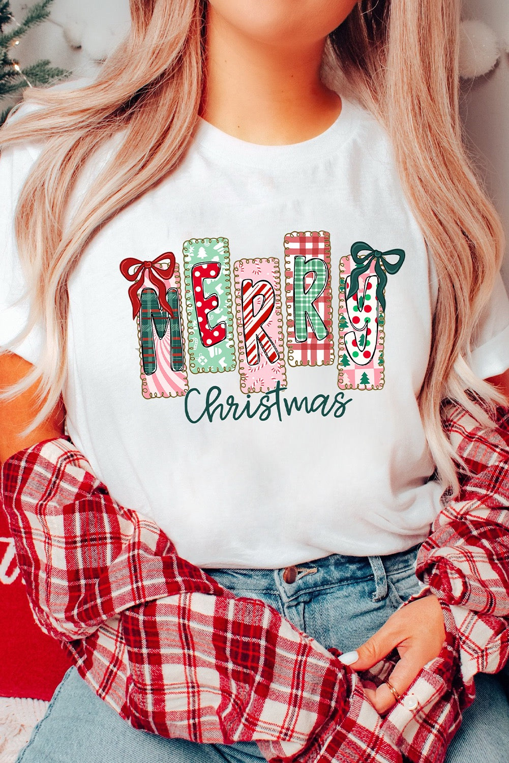 Patchwork “Merry Christmas” Graphic Tee – Festive Holiday Print T-Shirt