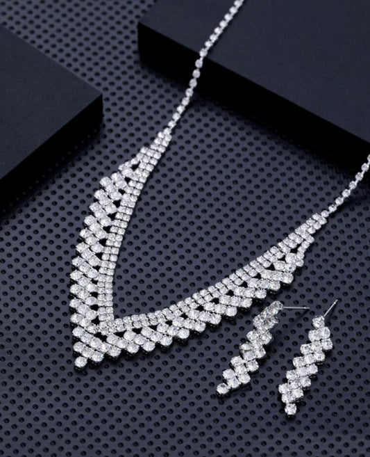 Luxury Crystal Rhinestone Necklace & Earring Set – Elegant V-Shaped Statement Jewelry for Formal Events