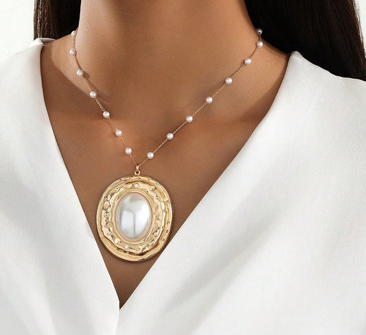 Bold Oversized Pearl Necklace - Gold