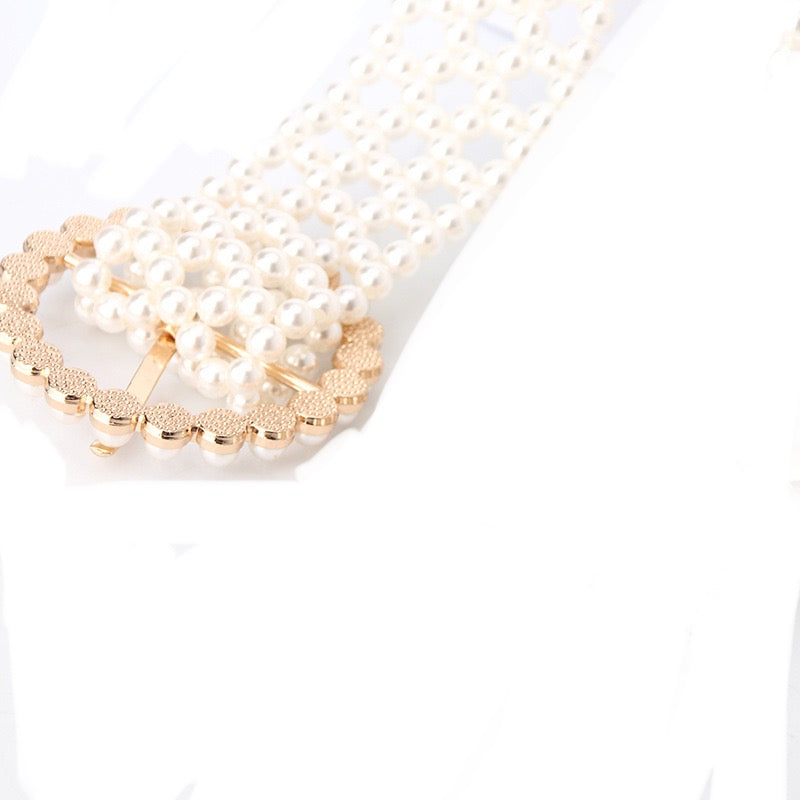 Elegant Pearl Waist Belt with Gold Buckle – Statement Belt