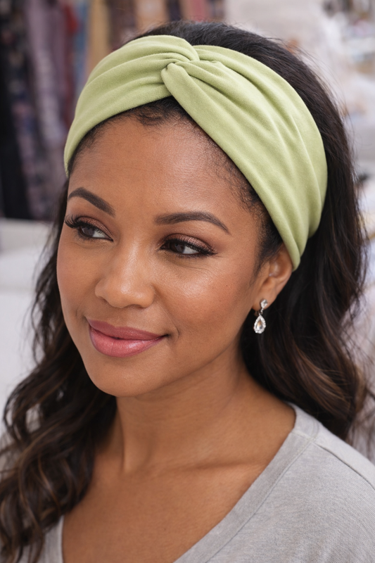 Floral Twist Headband – Soft Fabric Knotted Spring Hair Accessory for Women