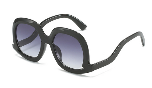 Retro Inspired Sunglasses - Black/Gray