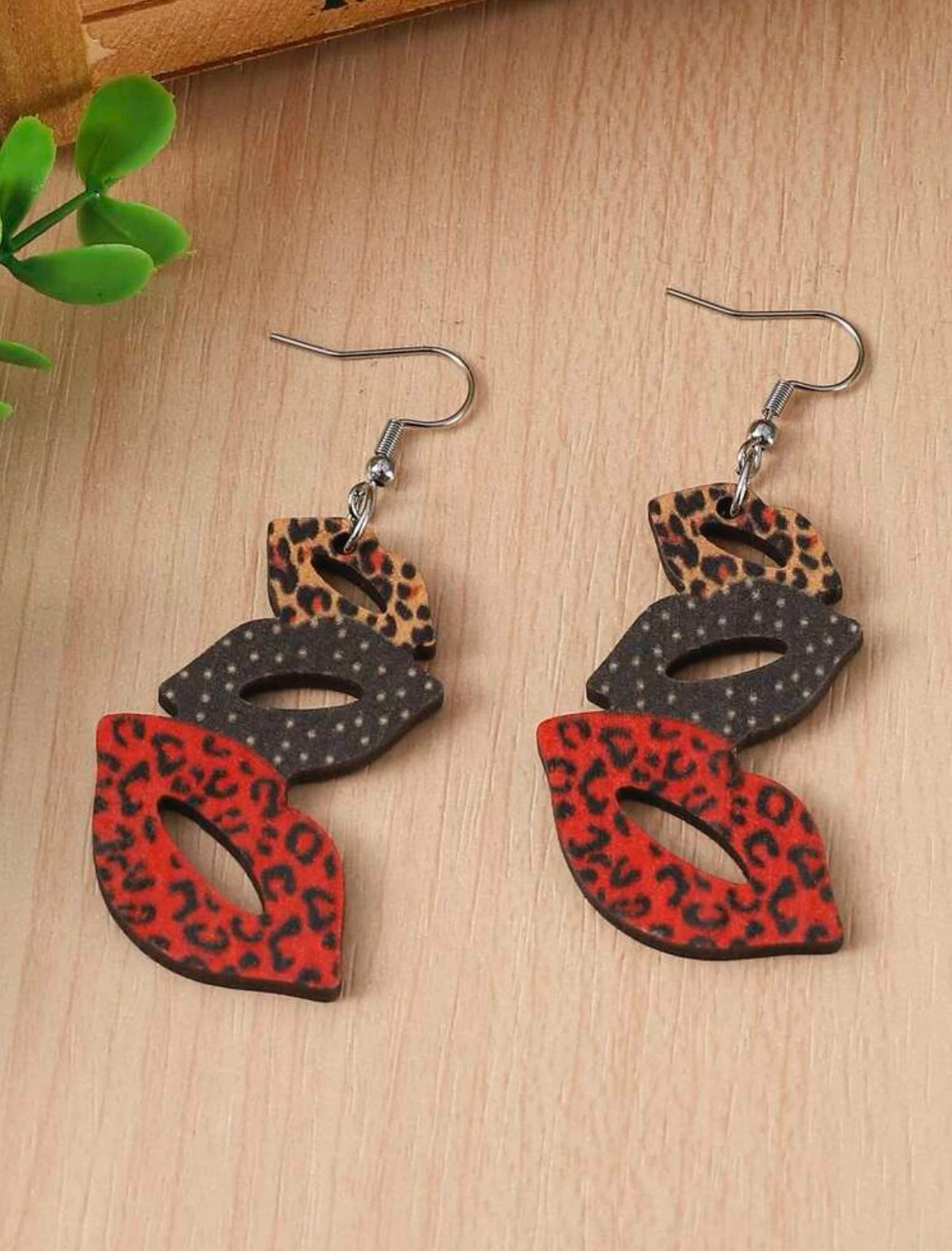Leopard Pattern Lip Drop Earrings